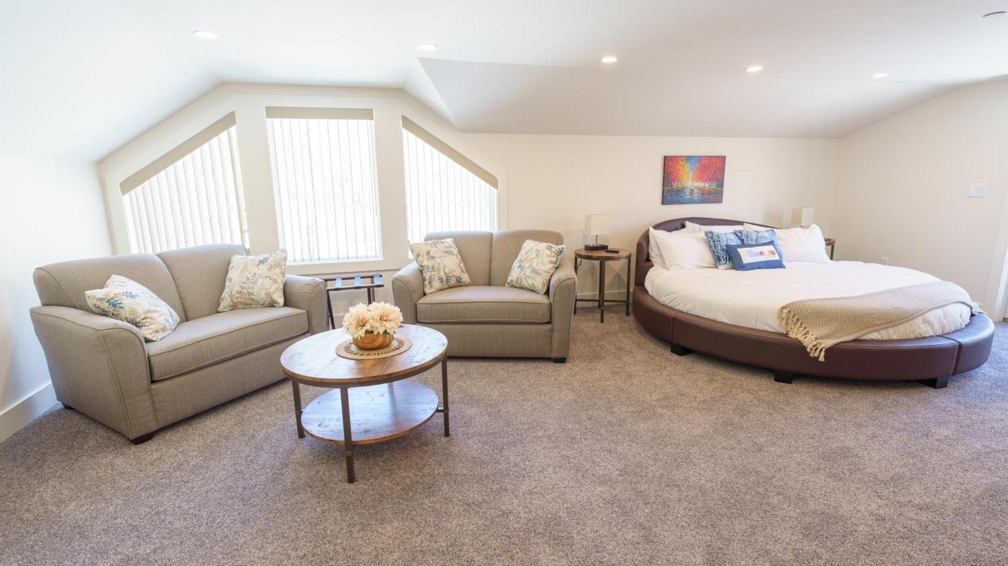Four Seasons For Fun Bed & Breakfast Lakeville ภายนอก รูปภาพ